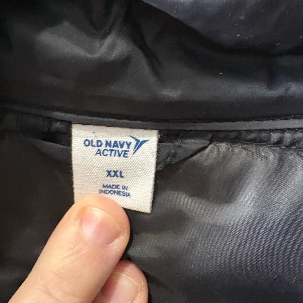 Old Navy women’s Dark Gray Puffer Jacket - Picture 2 of 3